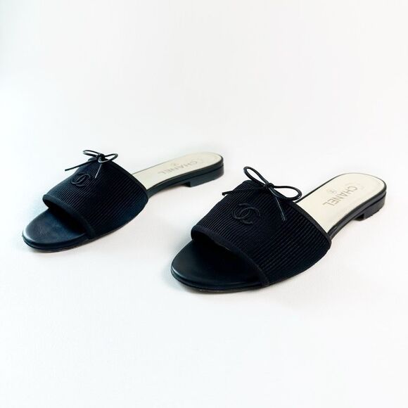 CHANEL Black Ribbed Embroidered CC Sandals Size 39.5 Mules Open Toe Slides Bow - Picture 12 of 12